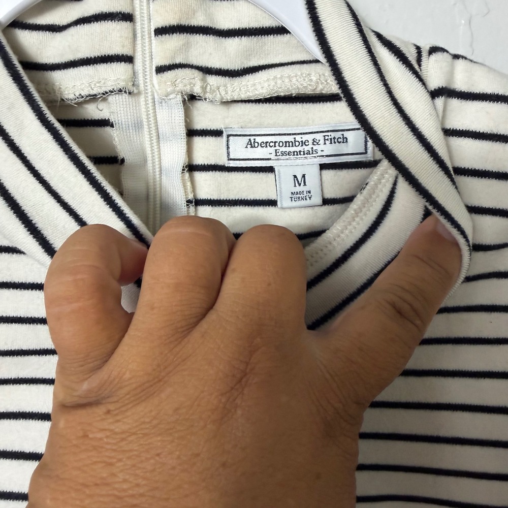 Abercrombie & Fitch Essentials Mock Neck Striped Short Sleeve Top Cream Black M - Picture 3 of 11